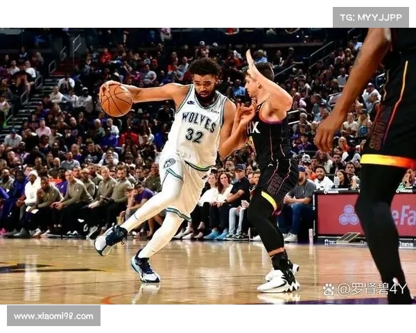 NBA花絮:球员幕后趣事大揭秘,赛场外的真实故事与精彩瞬间 NBA花絮:球员幕后趣事大揭秘,赛场外的真实故事与精彩瞬间